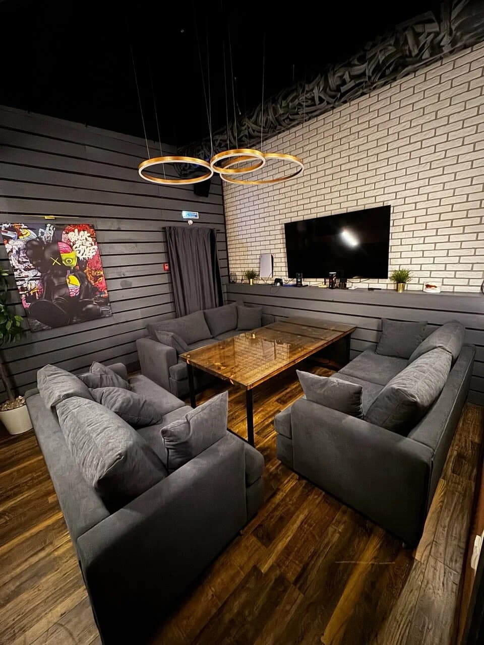 VIP-комната в Мята Lounge — приватность и PlayStation 5